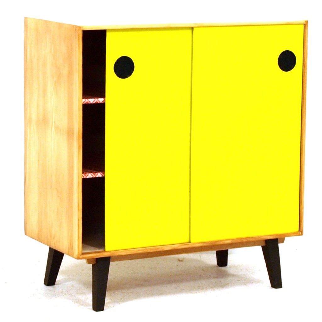 Schiebeschrank geschliffen und lackiert | Möbel Zürich | Vintagemöbel