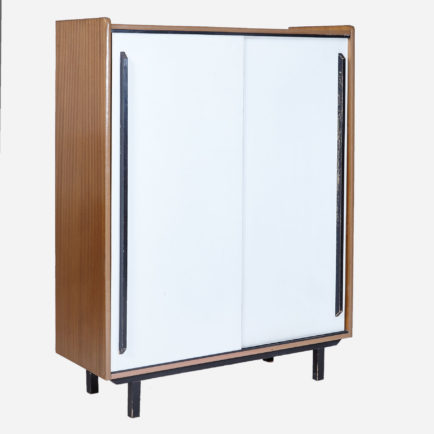 hoher Schuhschrank mit Schiebetüren | Möbel Zürich | Vintagemöbel