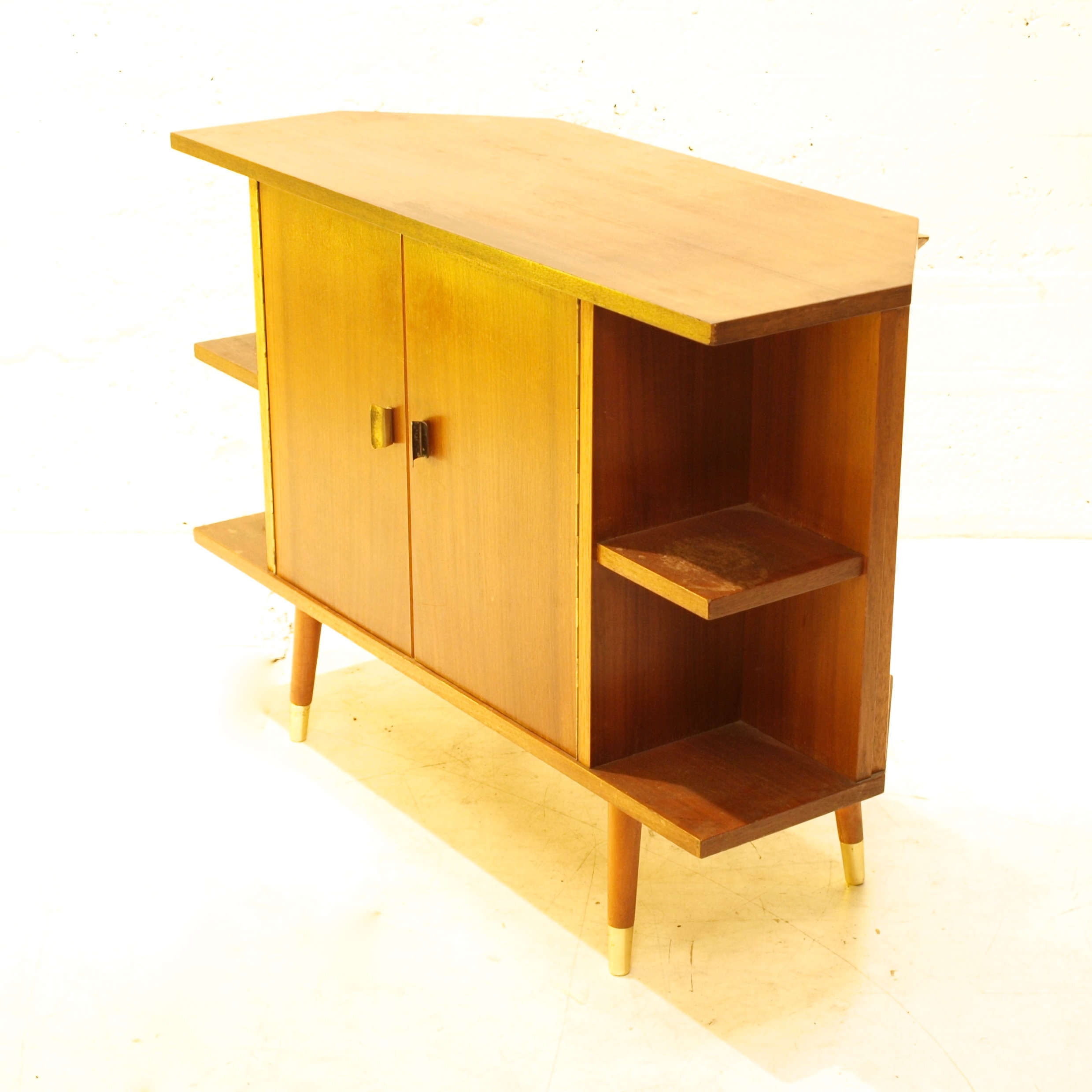 Schränkchen mit Seitenregalen | Möbel Zürich | Vintagemöbel