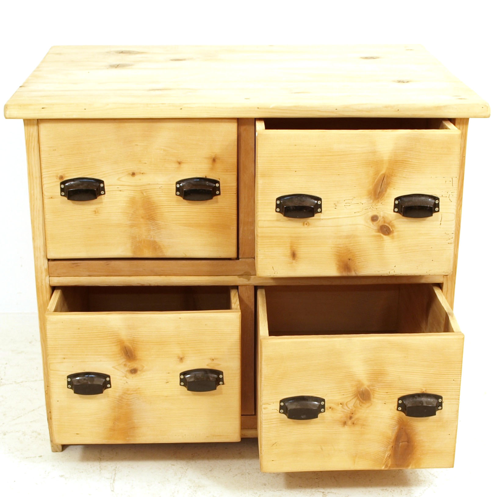 Grosser Schubladenschrank, restauriert | Möbel Zürich | Vintagemöbel