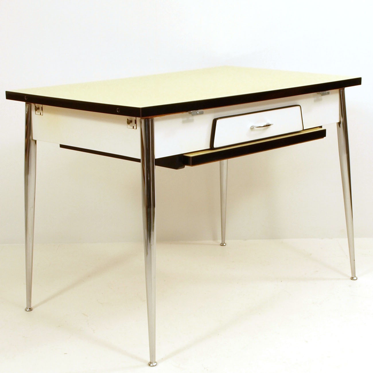 Kelkotisch mit Bügelbrett und Auszugsplatte | Möbel Zürich | Vintagemöbel