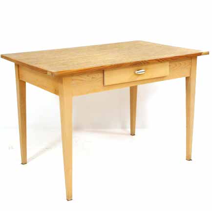 Küchentisch mit abgelaugtem Holzunterbau | Möbel Zürich | Vintagemöbel