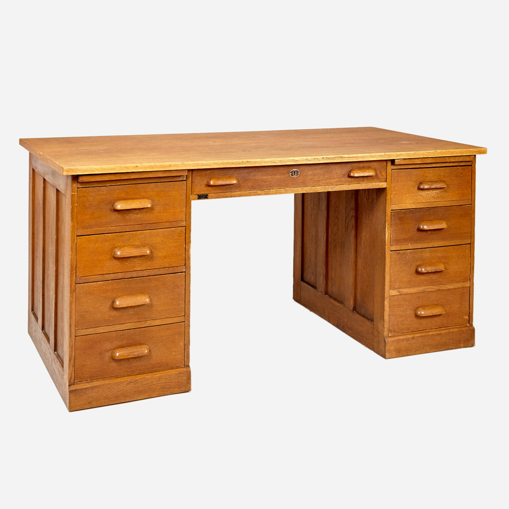 Robuster Schreibtisch aus Eichenholz | Möbel Zürich | Vintagemöbel