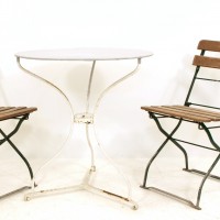 Runder grauer Gartentisch | Möbel Zürich | Vintagemöbel