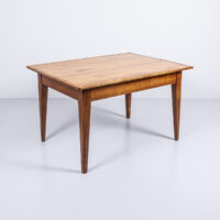 Kirschbaum Holztisch, lackiert | Möbel Zürich | Vintagemöbel