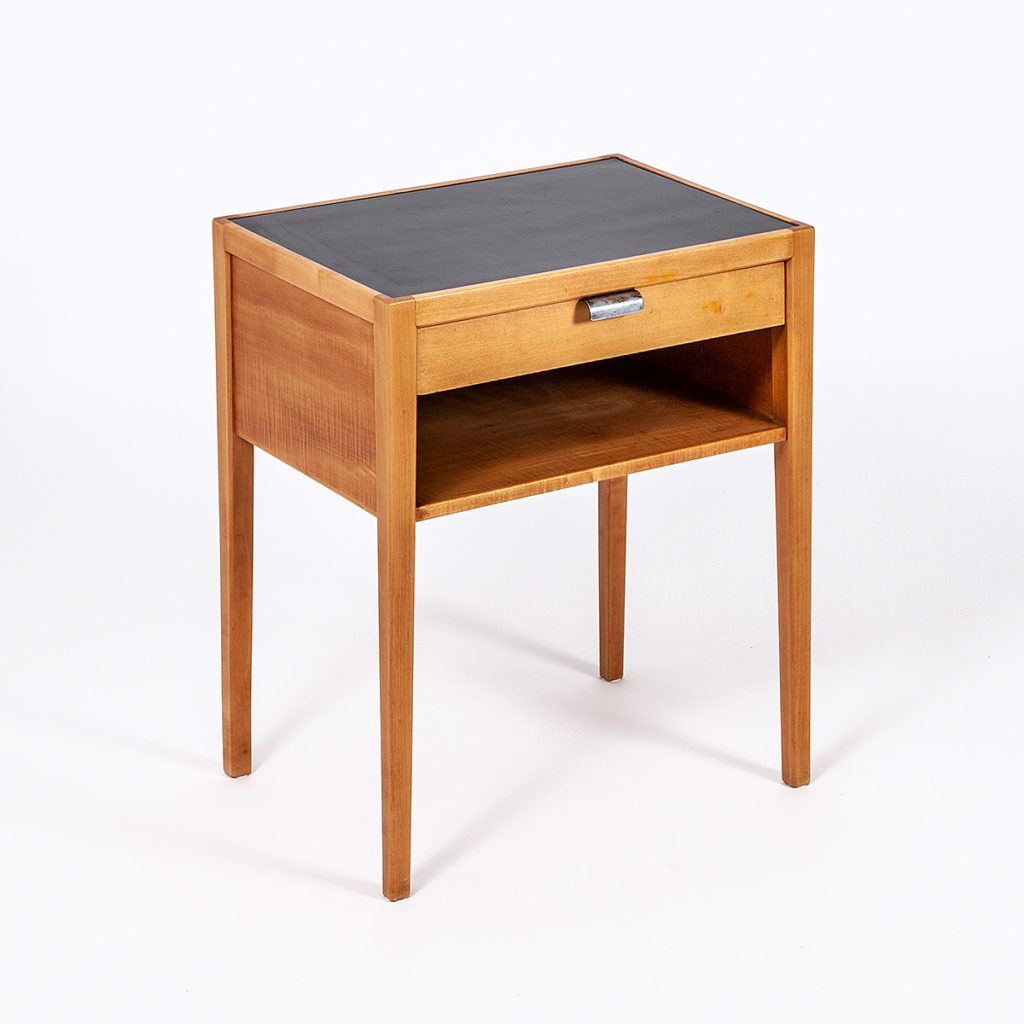 Kleiner Beistelltisch mit Schublade | Möbel Zürich | Vintagemöbel