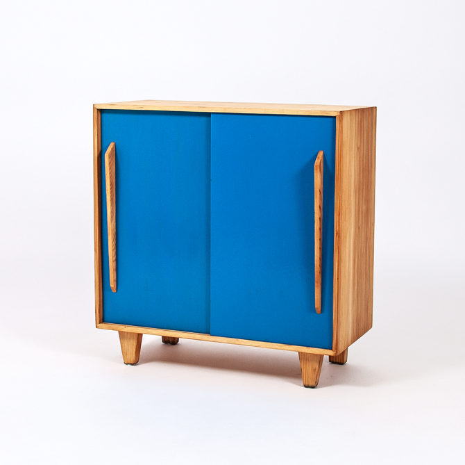 Schiebetürschrank in blauer Originalfarbe | Möbel Zürich | Vintagemöbel