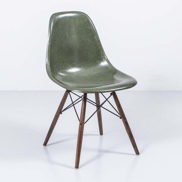 Eames Side Chair olive green dark, mit Fuss nach Wahl Designerstuhl