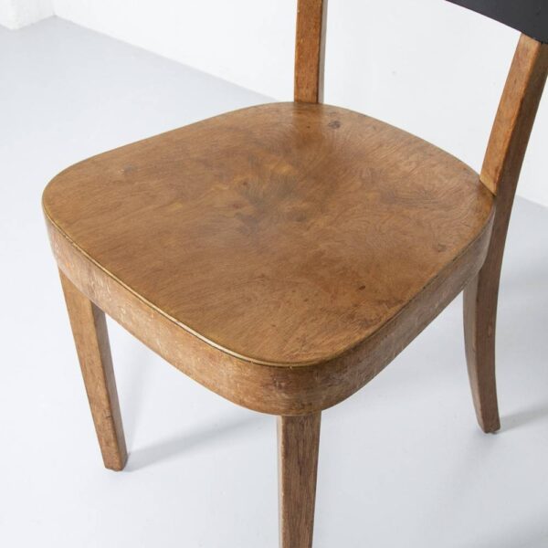 Zweifarbiger Stuhl «Safran» von Horgen Glarus Holzstuhl