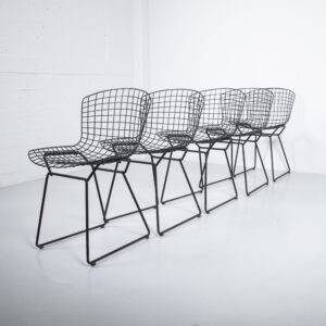 Schwarzer Bertoia Side Chair von Knoll International Designerstuhl
