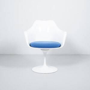 Weisser Tulip Arm Chair von Knoll Int. Armlehnstuhl