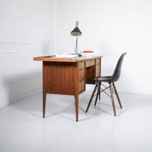 50er Nussbaum Schreibtisch Büromöbel