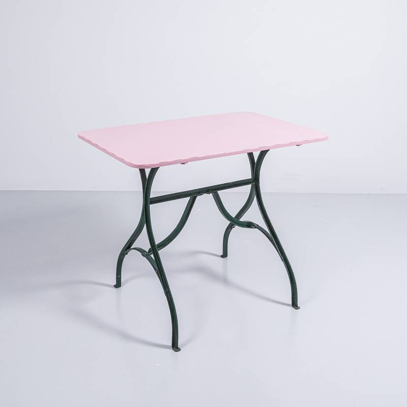 Jugendstil Gartentisch rosa, neu pulverbeschichtet Gartentisch Jugendstil Gartentisch rosa, neu pulverbeschichtet Gartentisch