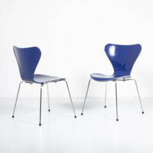 Blauer Serie 7 Stuhl von Fritz Hansen Designerstuhl