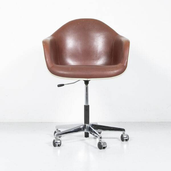 PACC Chair von Eames Bürostuhl