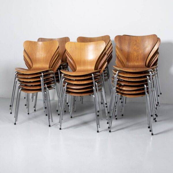 Serie 7 Stuhl in Teak von Arne Jacobsen Designerstuhl