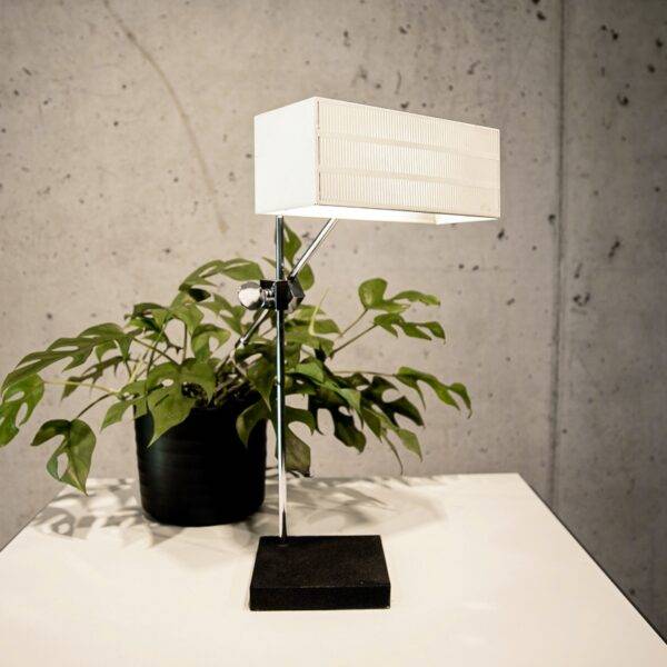 Weisse Cube Lampe von Max Bietenholz Schreibtischlampe