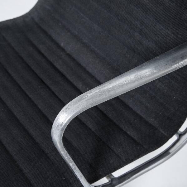 Eames Aluminium Chair EA117 für Vitra Bürostuhl