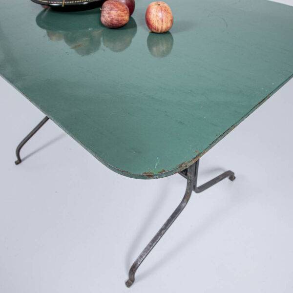 Dunkelgrüner Jugendstil Gartentisch mit Patina Gartentisch