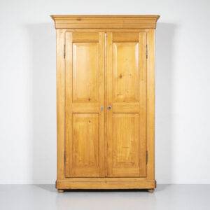 Kleiderschrank aus Tannenholz Kleiderschrank
