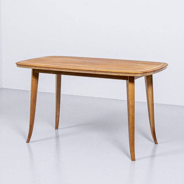 Nussbaum Couchtisch von H.Woodtly und Cie AG Couchtisch