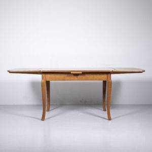 Esstisch aus gebeizter Buche Esstisch