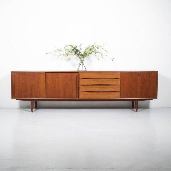 Teak Sideboard von Arne Vodder für Möbel Pfister Sideboard