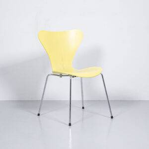 Stapelstuhl Serie 7 Zitronengelb Designerstuhl