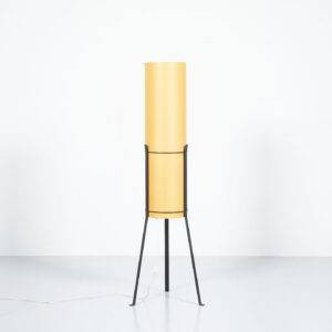 Bodenleuchte mit orangenem Stoffschirm Stehlampe