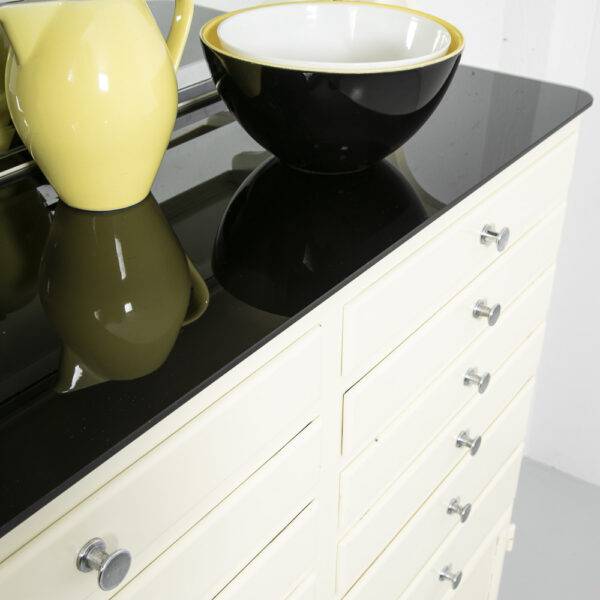 Arztschrank mit Aufsatz, neu lackiert Küchenschrank