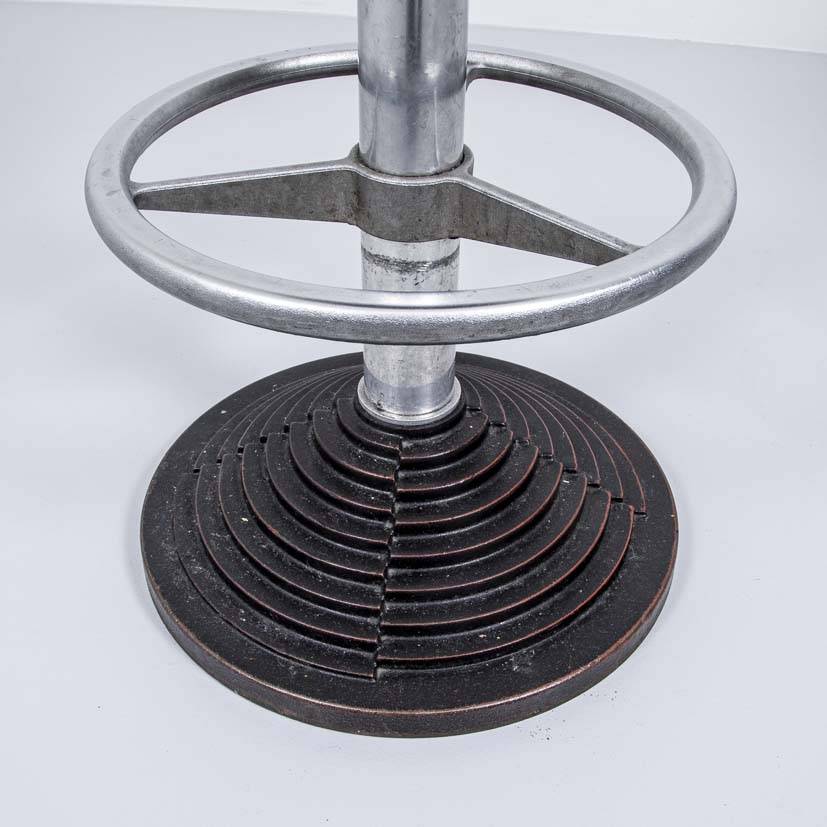 Barhocker mit Gusseisenfuss Gastronomie Möbel Barhocker mit Gusseisenfuss Gastronomie Möbel