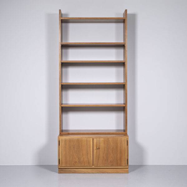 Nussbaum Standregal mit Kommode Standregal