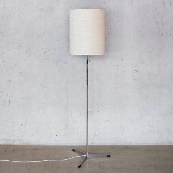Chrom Stehlampe mit hellem Stoffschirm Stehlampe