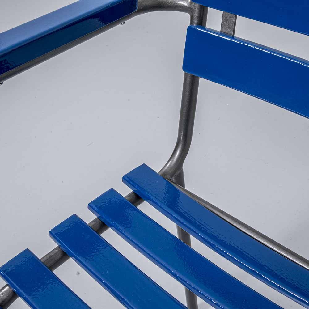 Bigla Gartenstuhl in Enzianblau Armlehnstuhl Bigla Gartenstuhl in Enzianblau Armlehnstuhl