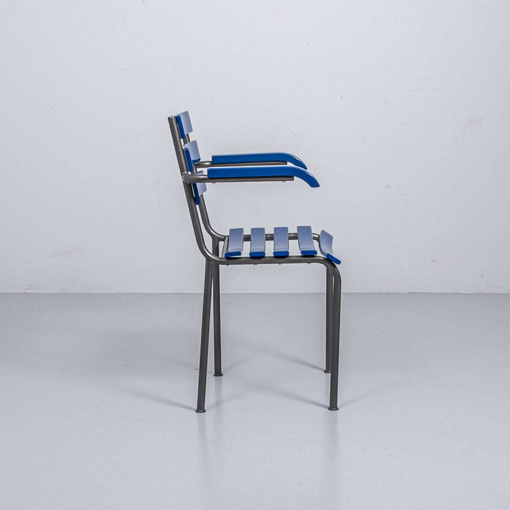 Bigla Gartenstuhl in Enzianblau Armlehnstuhl Bigla Gartenstuhl in Enzianblau Armlehnstuhl