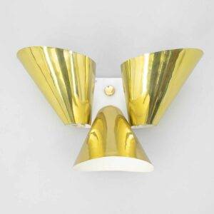 Goldene Wandlampe mit drei Schirmen Wandlampe