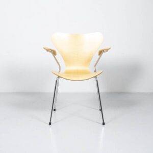 Serie 7 Armlehnstuhl, Arne Jacobsen Armlehnstuhl