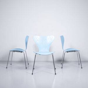 Stapelstuhl Serie 7 Azur Designerstuhl