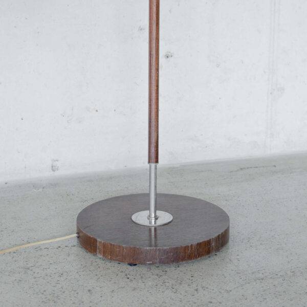 Stehlampe mit hellem Lampenschirm Stehlampe