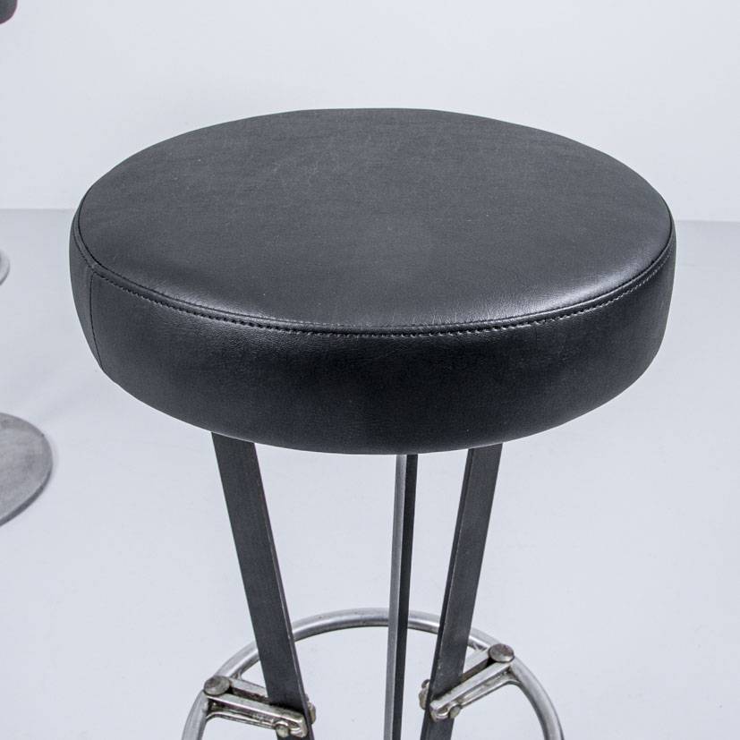 Barhocker, neu gepolstert und bezogen mit Kunstleder Gastronomie Möbel Barhocker, neu gepolstert und bezogen mit Kunstleder Gastronomie Möbel