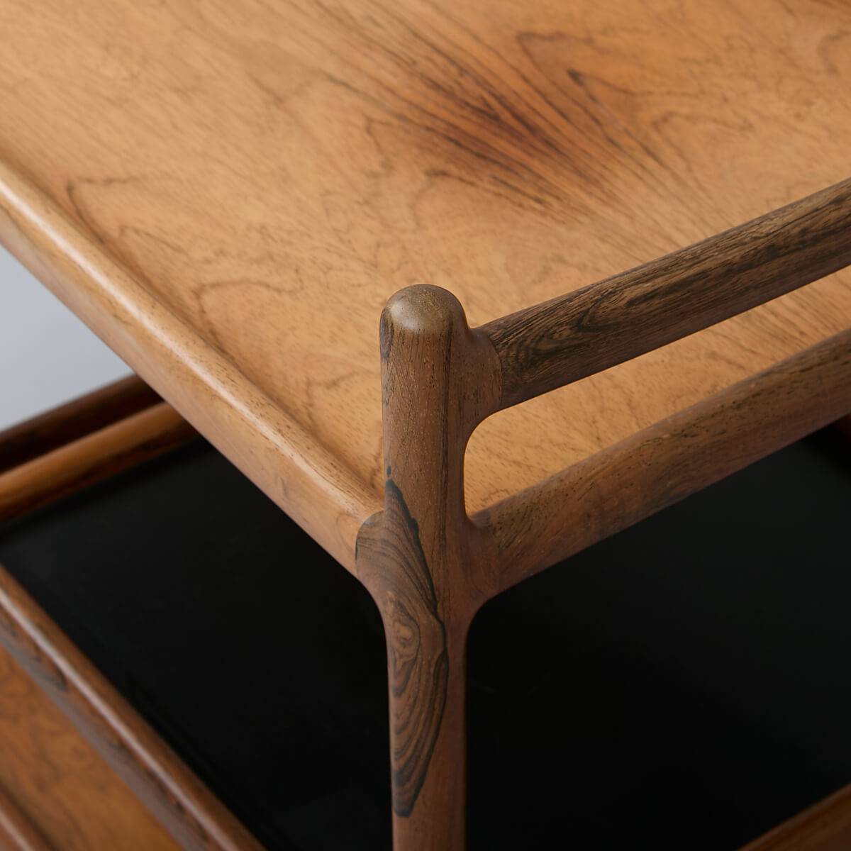 Barwagen aus Palisanderholz Neu Eingetroffen Barwagen aus Palisanderholz Neu Eingetroffen