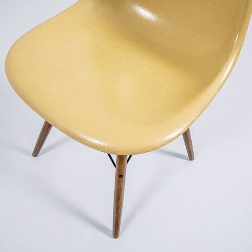 Eames Side Chair ochre light, auf Fuss nach Wahl Designerstuhl Eames Side Chair ochre light, auf Fuss nach Wahl Designerstuhl