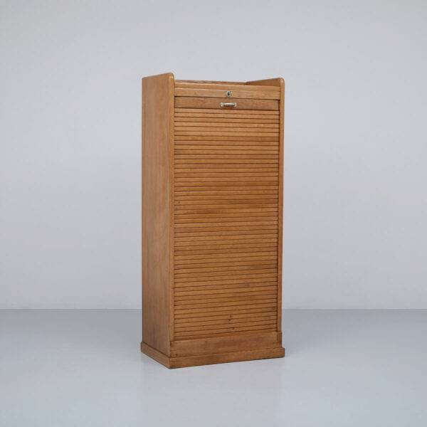 Hoher schmaler Lateralschrank Büroschrank