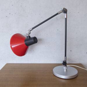 Schreibtischlampe mit rotem Schirm Schreibtischlampe