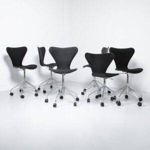 Drehstuhl 3117 von Arne Jacobsen Bürostuhl