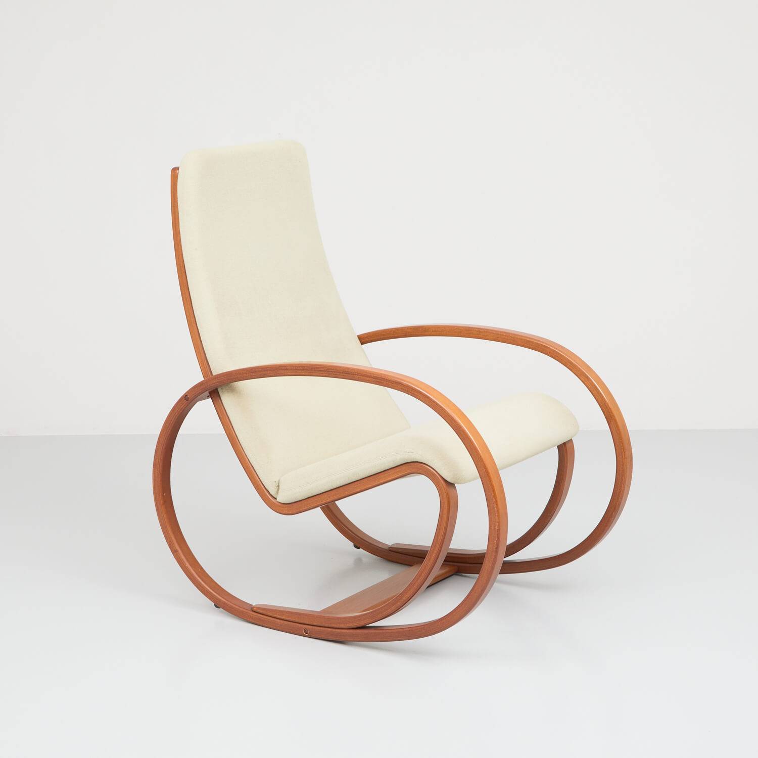 Schaukelstuhl EJ25 von Jørgen Gammelgard Sessel Schaukelstuhl EJ25 von Jørgen Gammelgard Sessel