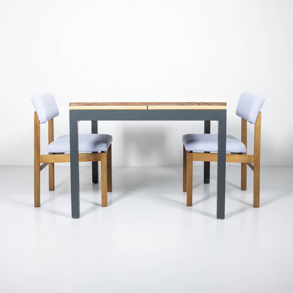 Ausziebarer Esstisch von Willy Guhl Esstisch Ausziebarer Esstisch von Willy Guhl Esstisch