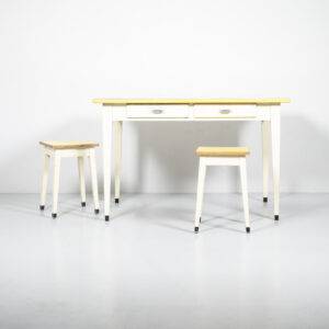 Esstisch mit Kunstharzplatte Esstisch