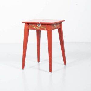 Roter Holzhocker mit Bauernmalerei Hocker & Barhocker