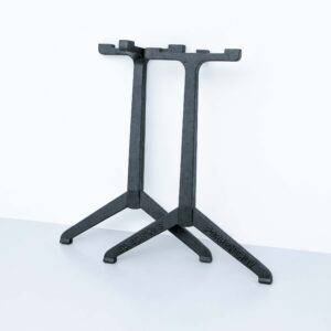 Schwarzer Gussfuss von Ed Schwab Gusseisenbeine